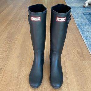 Hunter Women’s Refined Slim Fit Rain Boots in Black